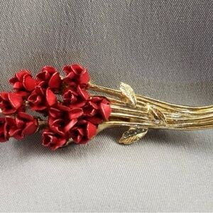 Brooch, Signed DM 97 Vintage Bouquet of Roses, Gold-Tone w/Detailed Rose…